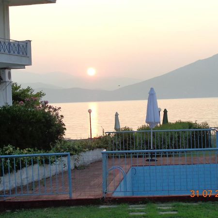 Porto Kairis Hotel Oreoi Bagian luar foto