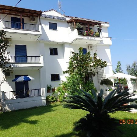 Porto Kairis Hotel Oreoi Bagian luar foto