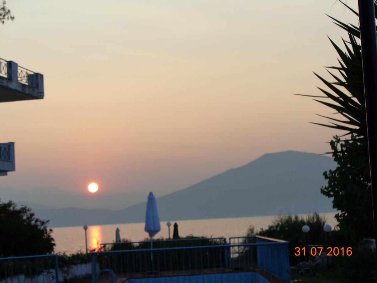 Porto Kairis Hotel Oreoi Bagian luar foto