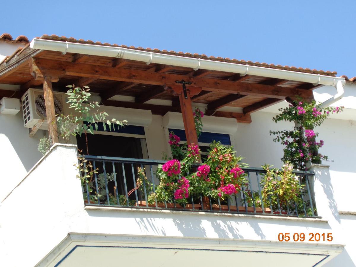 Porto Kairis Hotel Oreoi Bagian luar foto